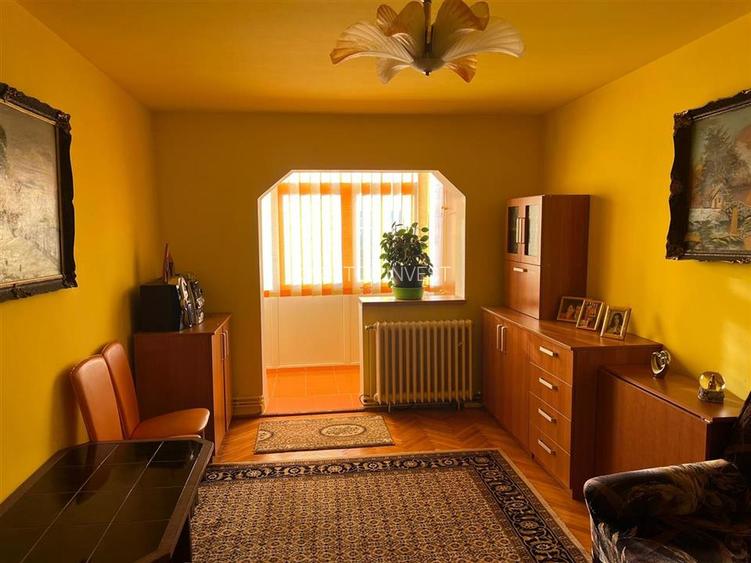 Apartament decomandat 3 camere etaj intermediar Vasile Aaron - 3