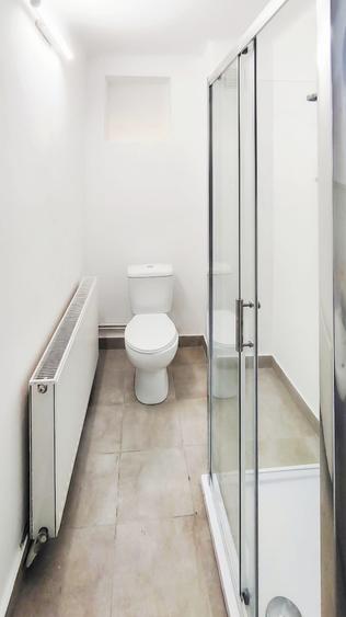 Casă renovată complet, 6 camere, 2 băi, 2 bucătării, cramă, Ghimbav, central