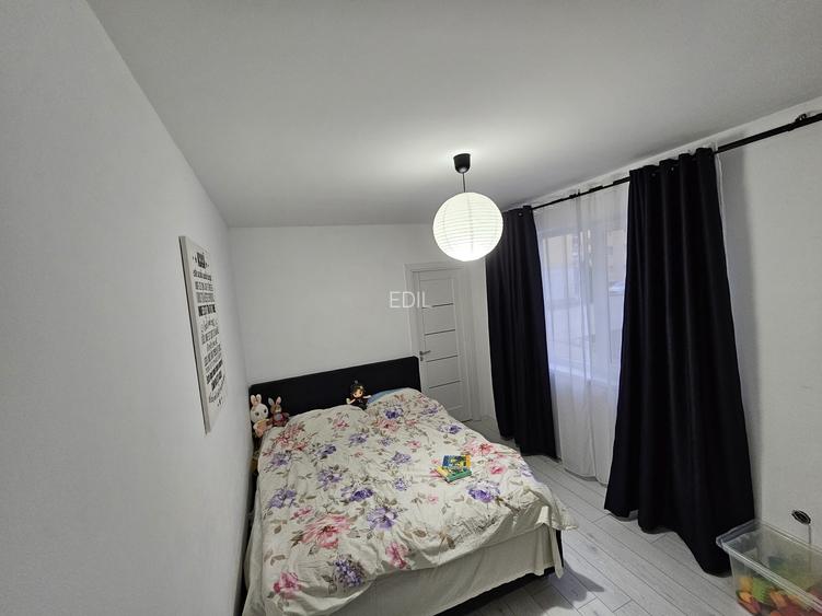 De inchiriat ap 3 camere, semidecomandat, 70 mp, Florilor - 8