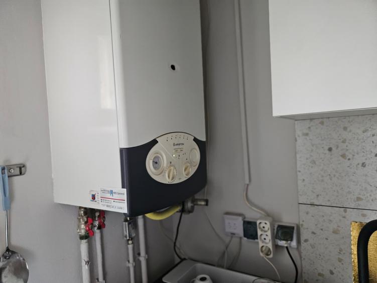 Apartament 3 camere, dec, 2 băi, 2 balcoane, et. 3 din 4, zona Șagului-Steaua