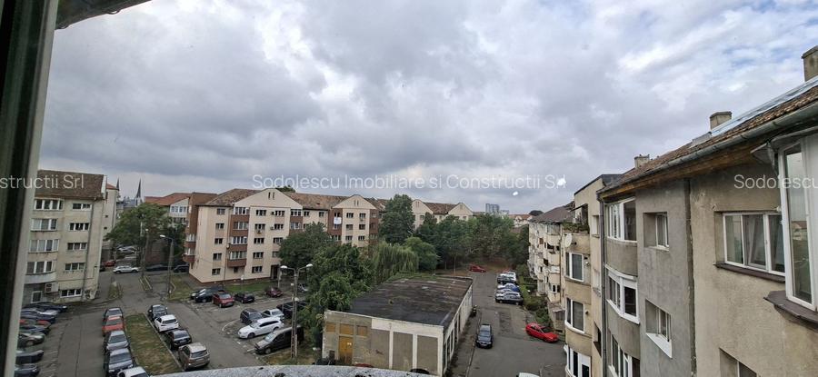 Apartament complet renovat cu 4 camere - 33