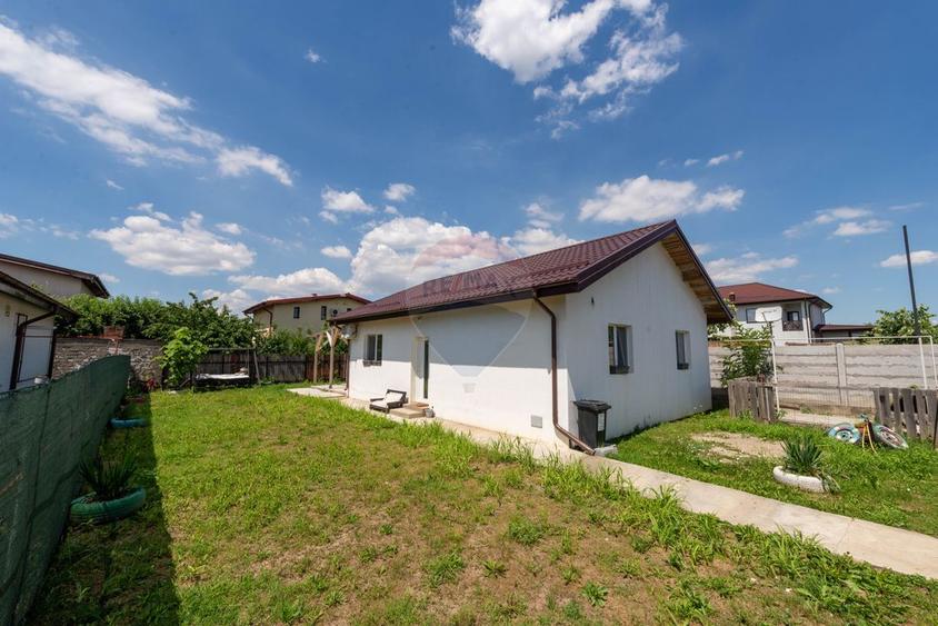 Casa individuala de vanzare cu 3 camere Branesti Strada Florilor