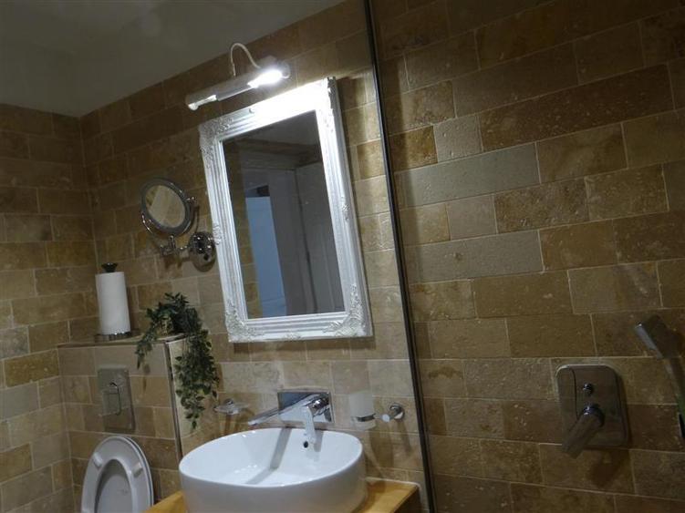 Apartamenr 3 camere  Decebal   Centrala Proprie