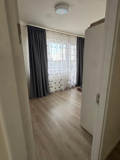 Inchiriez apartament 3 camere !