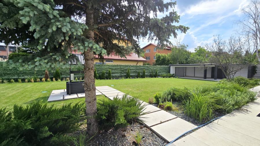 Casa superba cu teren 1000 mp, lift, dormitoare la parter, spatii generoase