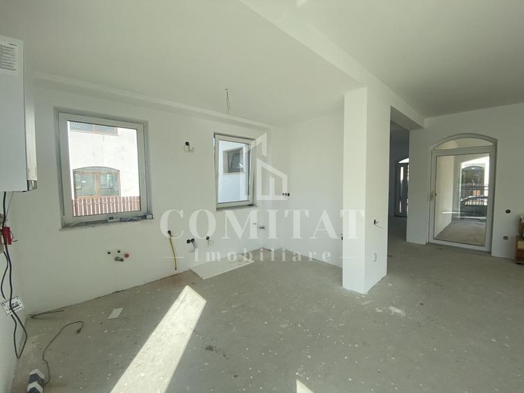 Casă de vânzare | Dispunere pe 2 niveluri | Localitatea Dezmir