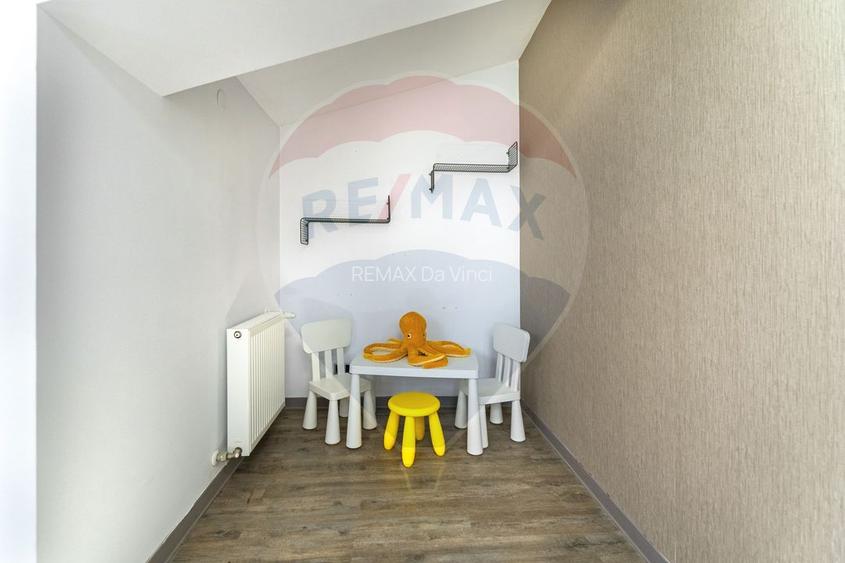 Apartament cu 4 camere de vânzare - 17