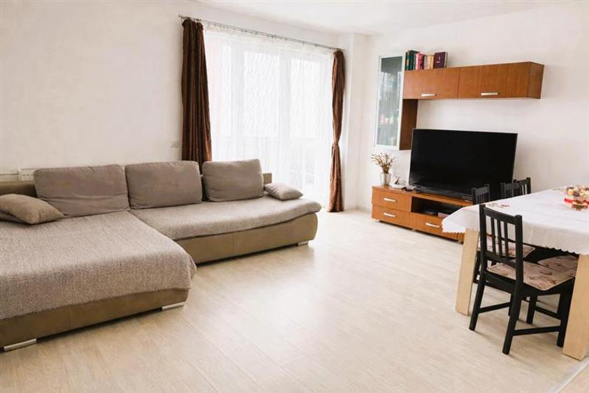 Apartament 3 camere mobilat si utilat. Parcare si boxa incluse in pret. Zona Tra