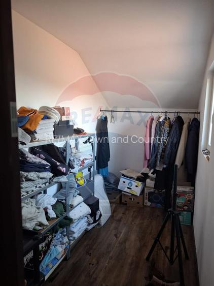 Casă / Vilă cu 4 camere de vânzare - 23