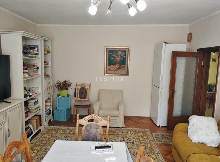 Km 4-5 - Casa renovata, situata in centrul cartierului - 3