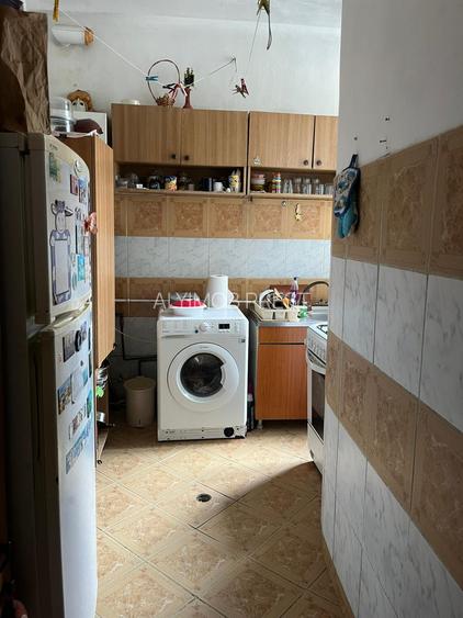 VANZARE 2 CAM ACADEMIEI- UNIVERSITATE - 5