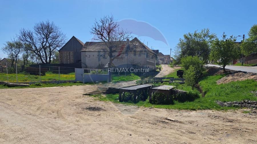 Teren în inima Țării Făgărașului -980 mp- liniște și tradiție în Grid - 3