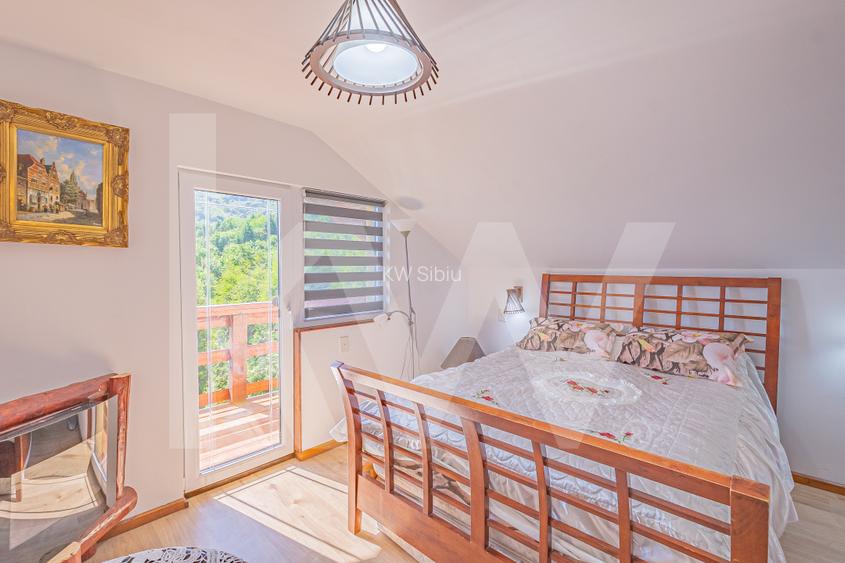 Casa de vacanta spatioasa cu priveliste spectaculoasa in Tocile - 2