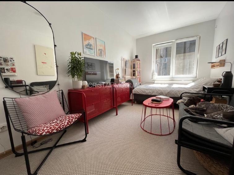 Garsoniera decomandată, Cismigiu, centrala proprie, renovată complet,fara risc. - 2