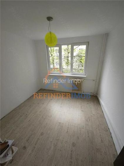 Apartament de vanzare de 3 camere, zona Ozana - Auchan Titan - 2