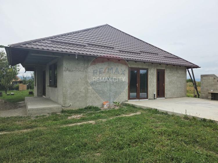 Casă cu livadă și teren generos – Girov - 33