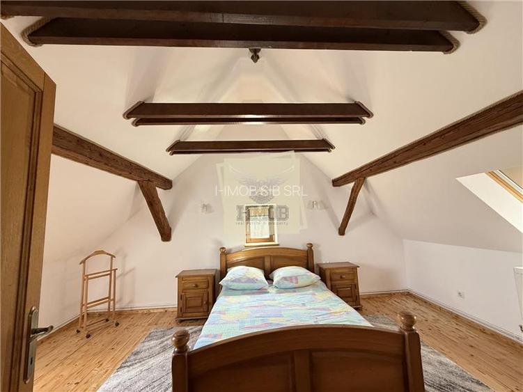 Casa ultracentrala complet renovata 6 camere 3 bai Cisnadioara - 28
