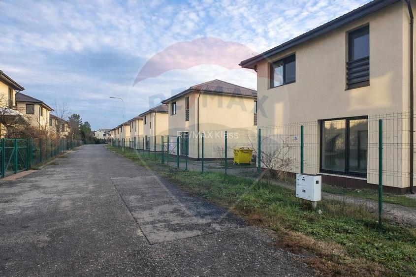 Casa cu 4 camere de vanzare in Crevedia acces privat - 4