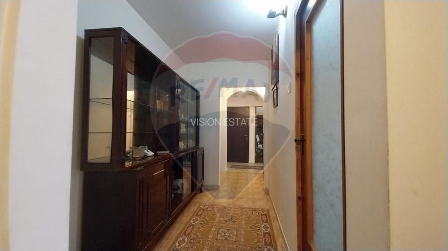 Apartament cu 3 camere decomandate în Lapus-Decebal - 10