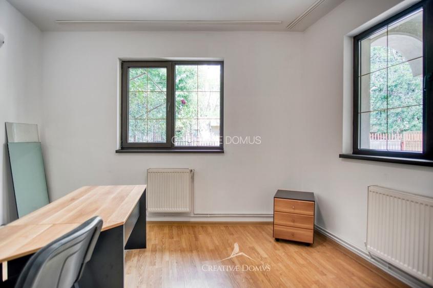 Vila cu 7 camere / 4 locuri de parcare / Sebastian - 13 Septembrie - 16