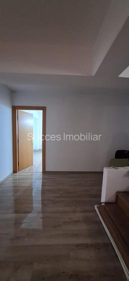MIHAI BRAVU-METROU,VILA 9 CAMERE,LIVING 75 MP,400 MP,P+1+M,CURTE 300mp, 2300 eur - 14