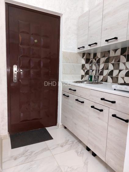 Cameră de cămin cu baie proprie,etaj 2,zona Mihail Sturdza,etaj 2 - 3