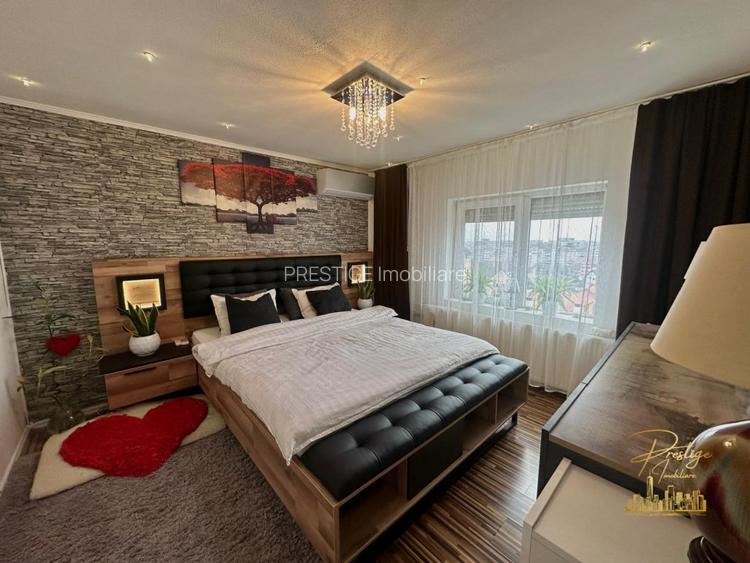 Apartament cu 3 camere spatios in bloc tip B , zona Rogerius - Oradea  - 9