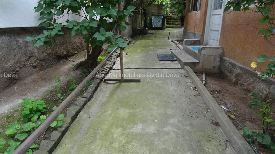 Vand casa in Deva, zona ultracentrala, compusa din 2 corpuri unite, - 2