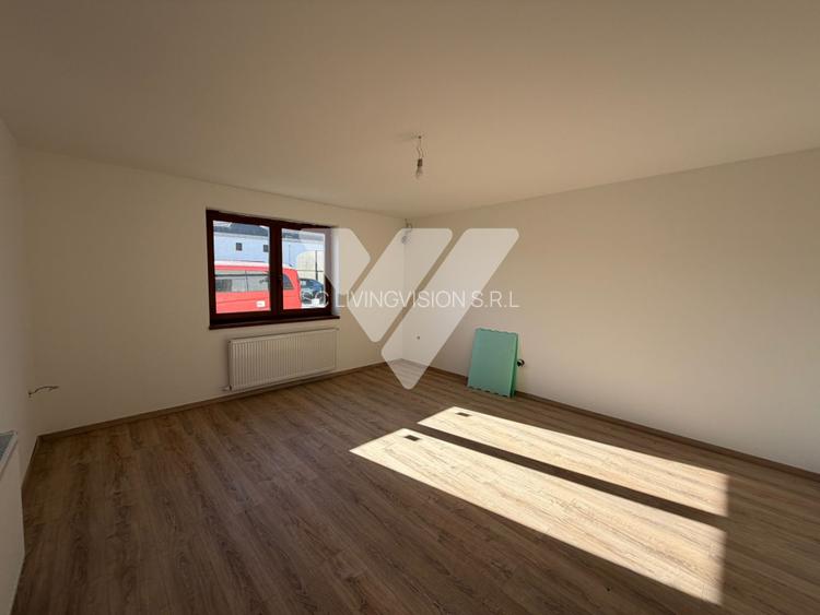 Casa 54 mp in Cristian cu teren de 1400 mp in renovare - 8