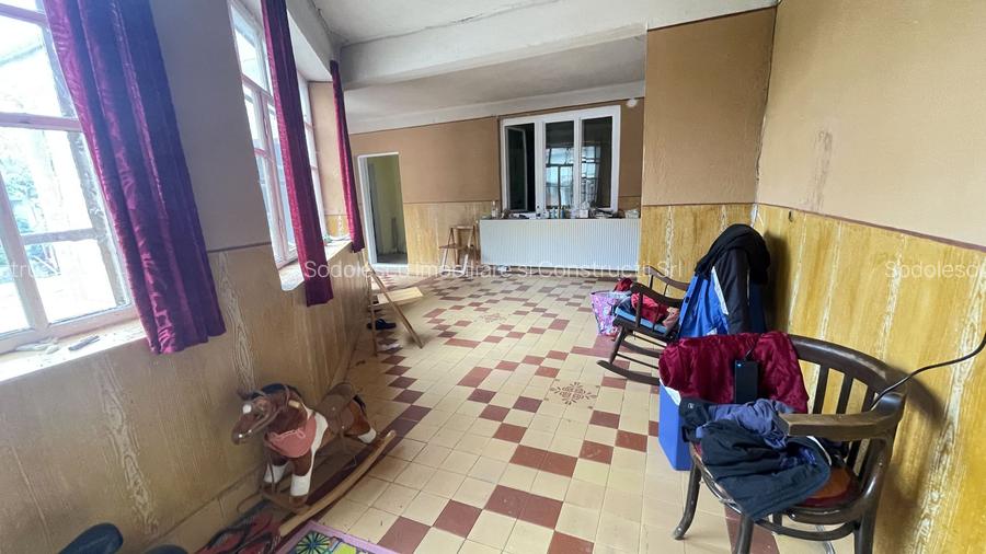 Casa cu teren de 915 mp și front de 20 ml - 5