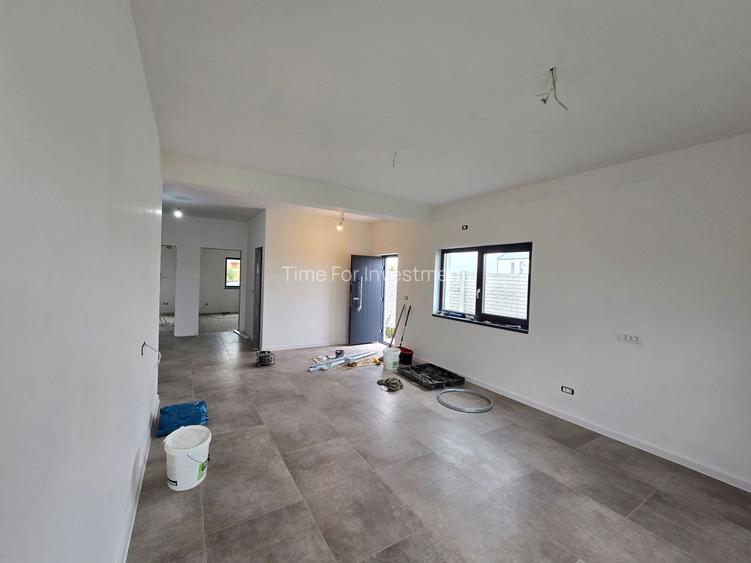 1/2 Duplex pe parter,predare la cheie  , 3 dormitoare, 2 bai, Zona Metro 2, - 4