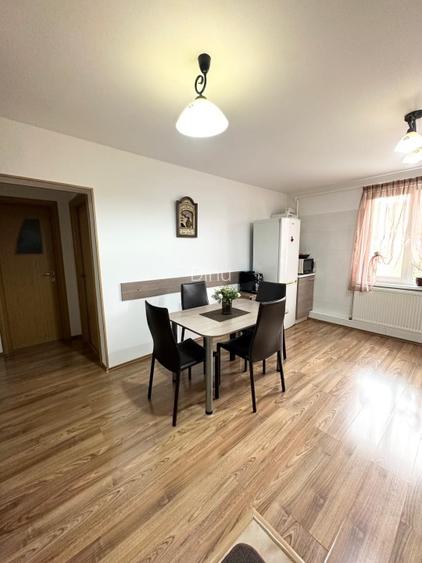 Apartament decomandat 2 camere Tractorul - 11