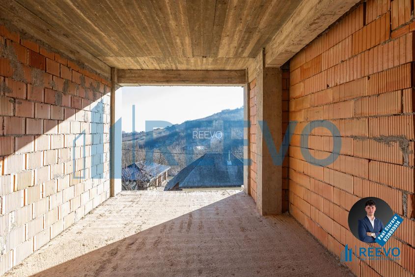 Pensiune/Vilă la roșu P+E+M în Sărata - 17