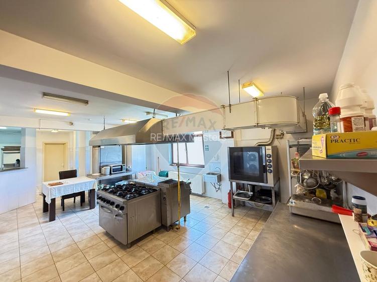 Pensiune cu 14 camere de vânzare Bucovina lângă pârtia Pojorata Malini - 13