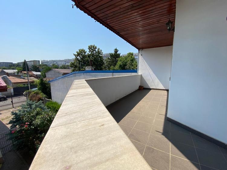 Vanzare casa vila 5 camere zona Crangasi