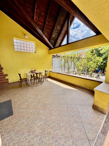 Casa individuala - zona Calea Dumbravii - 2 intrari separate - 6