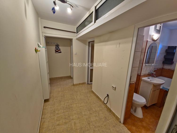 Groapă Inel II 3 Camere  Etaj 1  Semidecomandat  Centrală Gaz  Mobilat - 16