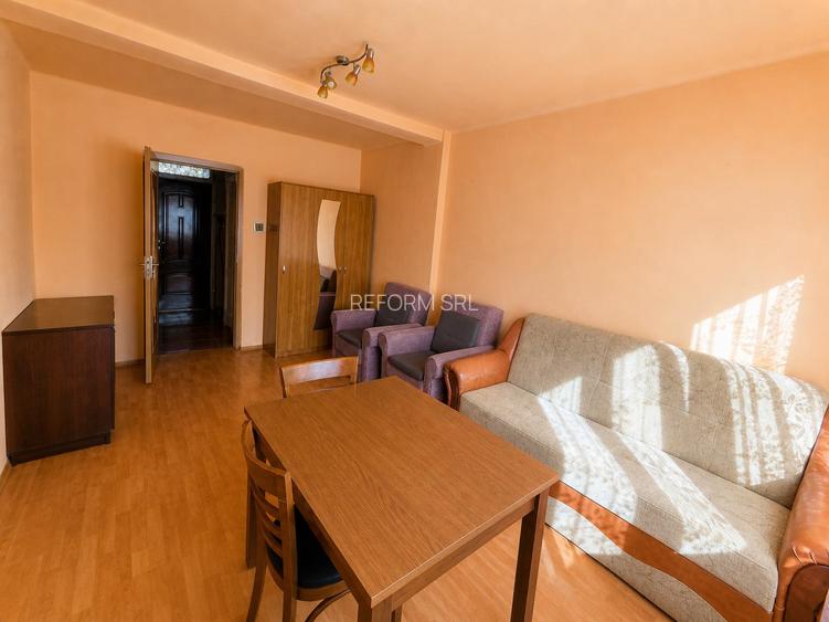 De vânzare apartament cu 2 camere, pe strada Horea - 3
