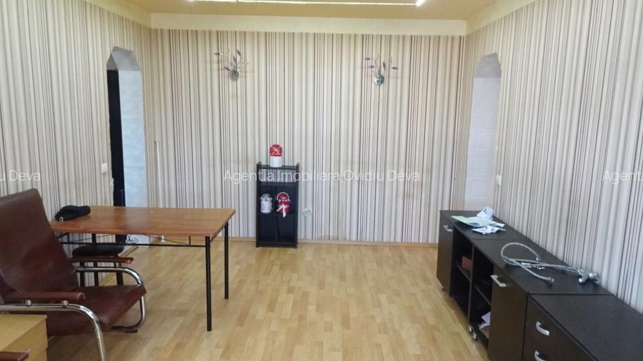 Inchiriez apartament 3 camere in Deva, zona Scarisoara, etaj 2, mobilat - 2