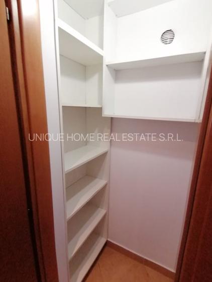 Pipera: Vila cu 6 dormitoare, garaj si curte generoasa, aflata intr-o zona linis - 8