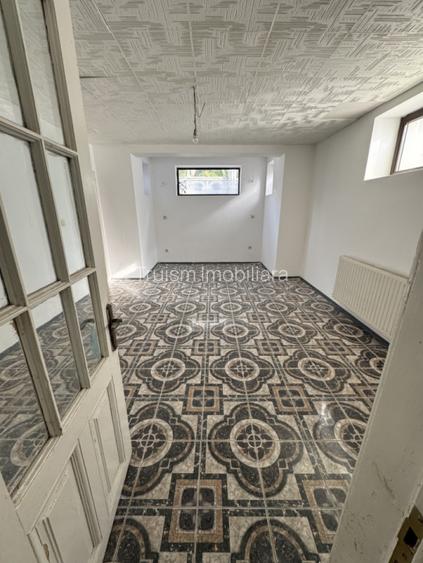 Vila solida, D+P+ Et 1 +  M, Ultracentral- Bulevard - 9