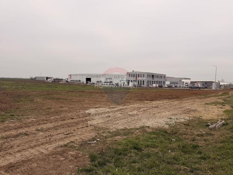 Teren 7,868mp, Aeroportul Oradea / DN E71/viitorul sens giratoriu - 11