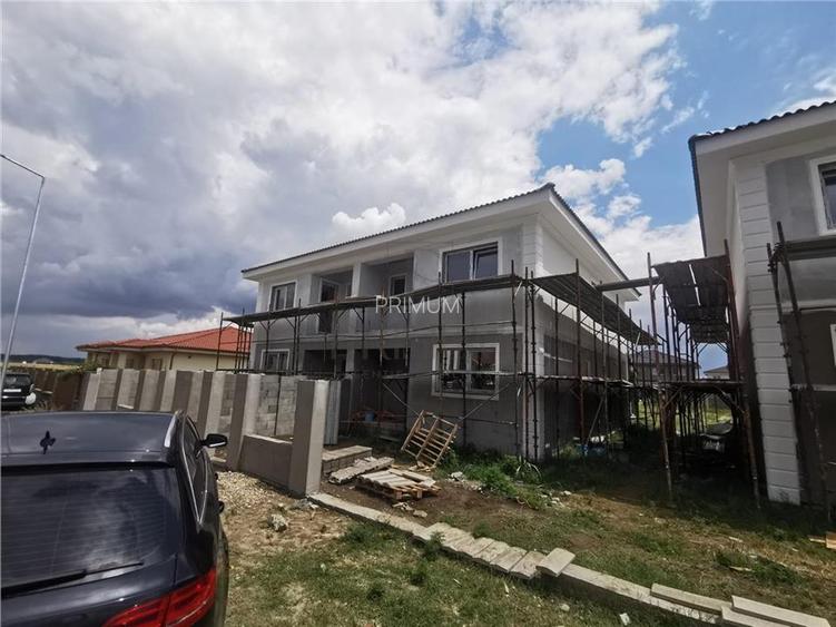 Duplex in constructie -  zona excelenta - toate utilitatile - posibilitate alege - 2