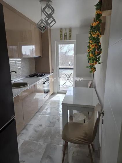 Apartament 2 camere, decomandat, 56 mp, balcon, centrala, ac, Aparatorii Patriei - 3