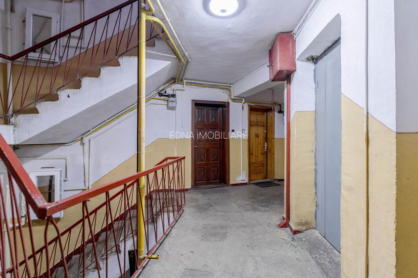 Apartament 3 camere transformat in 2 camere – Bd. Cosminului - 21