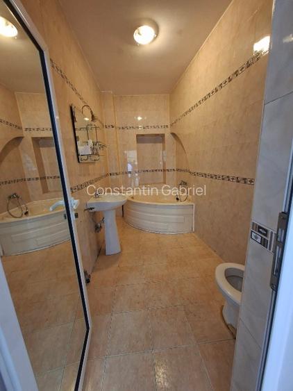 Piata Unirii, Calea Calarasilor, Hala Traian, PROPRIETAR, vand casa P+M, 4 cam. - 8