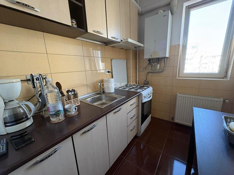 Garsonieră decomandată, centrală proprie, etaj 4/5 – parcare inclusă, zo - 4