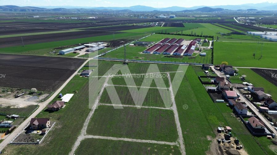 Teren de 475 mp în Hălchiu - utilități - Comision 0% - 18