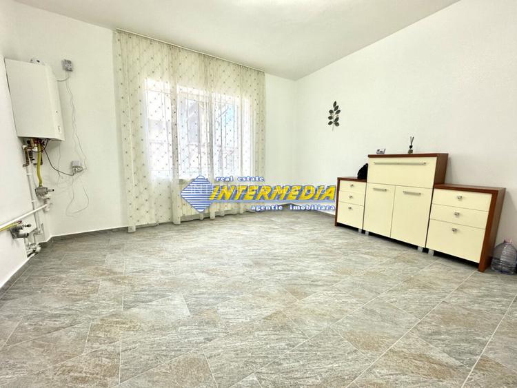 Casa 3 camere in Alba Iulia Zona CENTRU cu 900 mp teren utilitati si la asfalt - 5