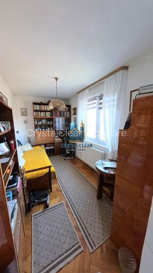 Două case în curte comună, 6 camere + 385 teren - zona semicentrală - 2